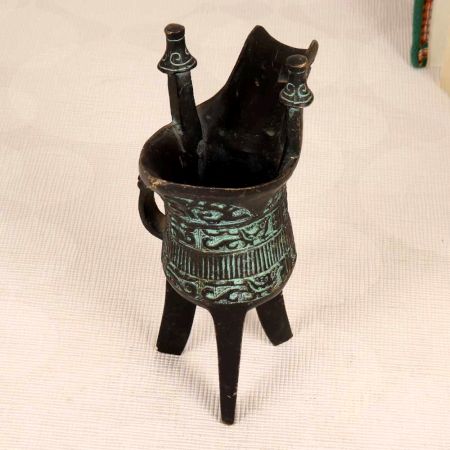 Vintage Finish Brass Flower Pot in Chinese Art for Decor