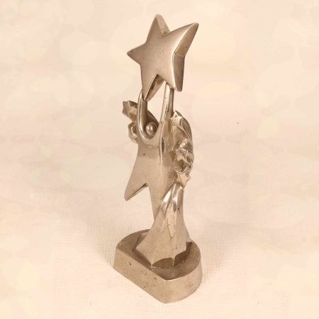 Handcrafted Silver Nickel Plated Brass Trophy for Decoration