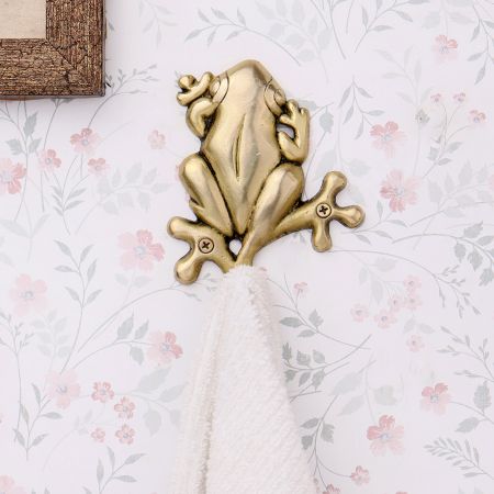 Golden Bronze Frog Wall Hooks