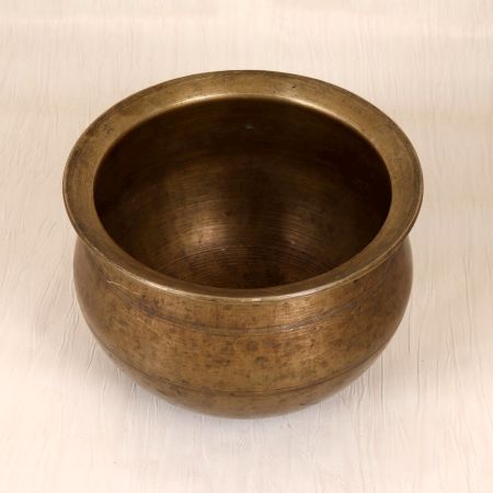 Handmade Plain Brown Finish Brass Holy Pot for Flower Decor