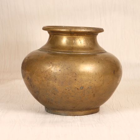 Brown Finish Plain Holy Water Pot Made of High-Quality Brass