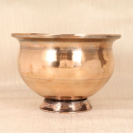 Shiny Fruit Serving Bowl Made of High-Quality Copper
