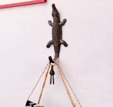 Decorative Antique Iron Crocodile Design Wall Hook