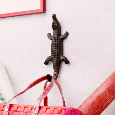 Decorative Antique Iron Crocodile Design Wall Hook