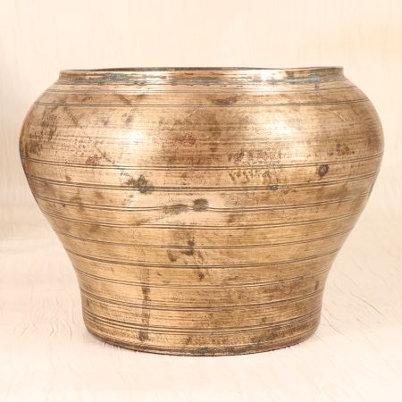 Handcrafted Vintage Brass Pot for Planter in Gujarat Art