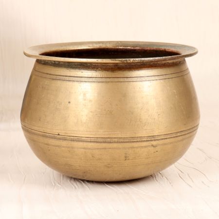 Northern India Vintage Brass Cooking Pot in Plain Brown Finish