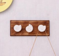 White Shell Flat Ceramic Wooden Wall Hook