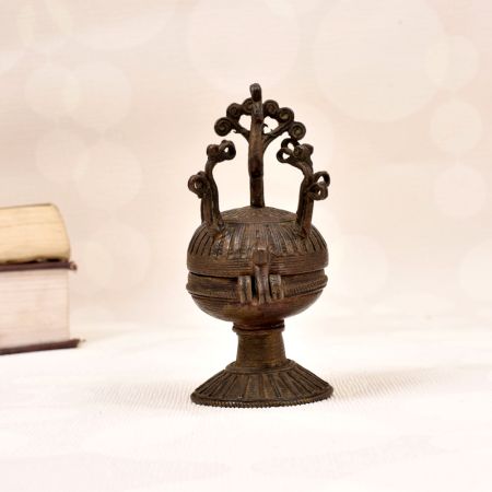 Vintage Finish Brass Sindoor Box with Lid for Decoration