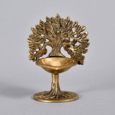 Vintage High-Quality Brass Oil Lamp in Fine Work for Decor