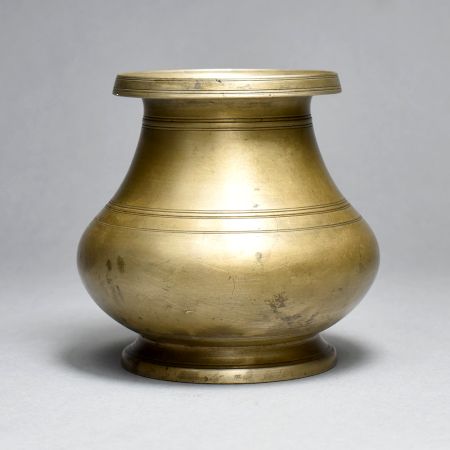 South Indian Decorative Holy Water Pot Made of Finest Brass
