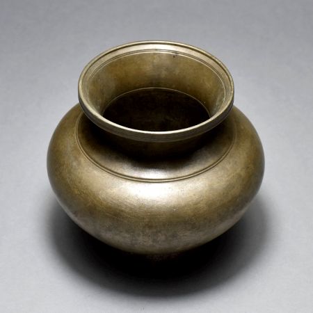 Plain Brass Water Pot for Home Decoration from Gujarat