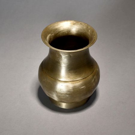 A Pure Holy Water Pot With Plain Himalayan Art