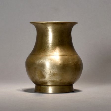 A Pure Holy Water Pot With Plain Himalayan Art