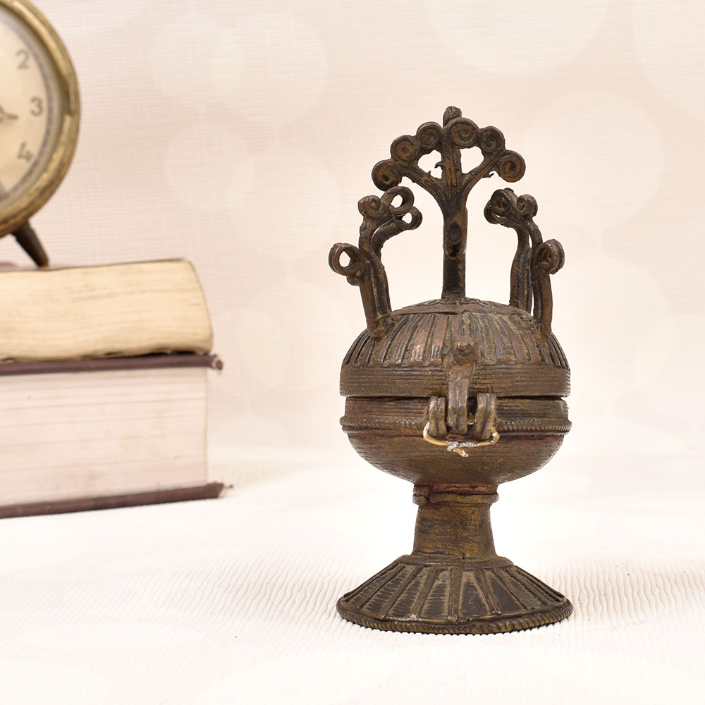 Vintage Finish Brass Sindoor Box with Lid for Decoration
