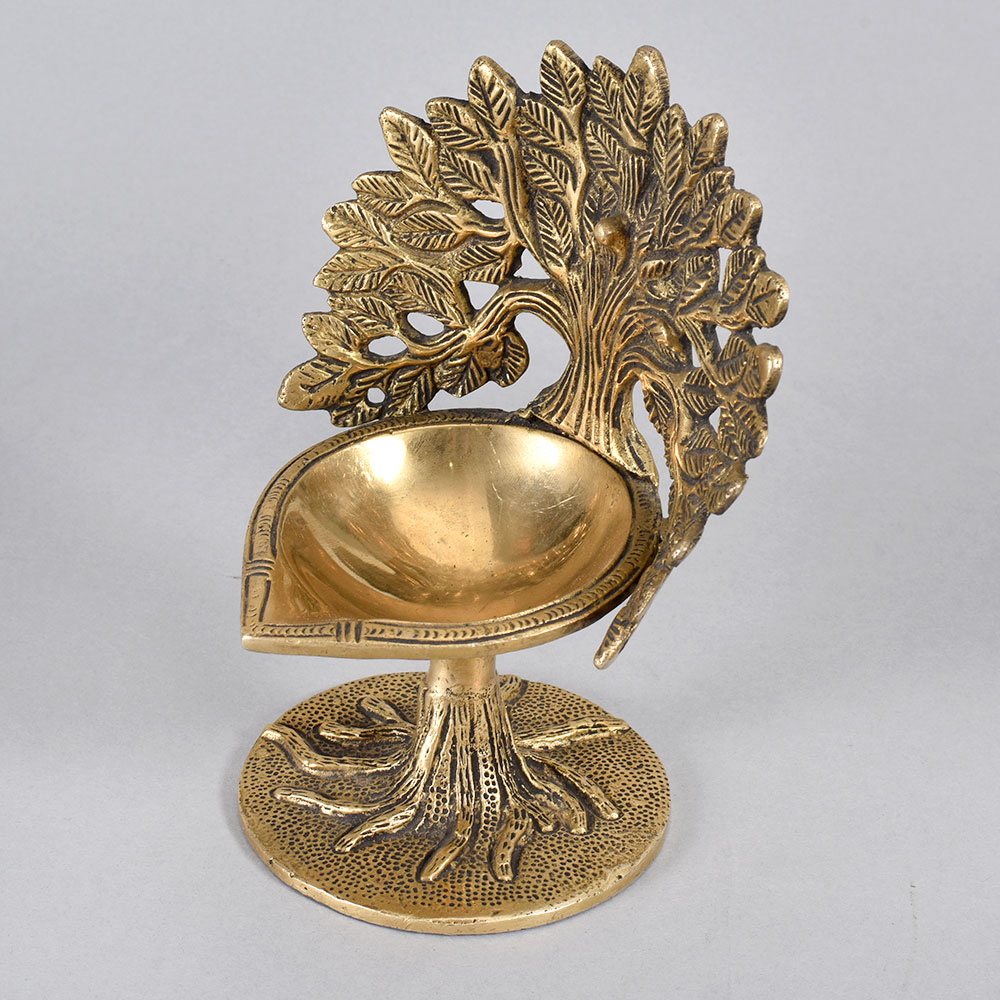 Vintage High-Quality Brass Oil Lamp in Fine Work for Decor