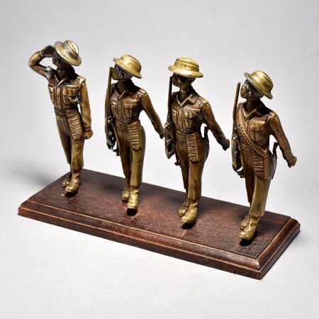 Vintage Soldiers Saluting Collectible Set on Wooden Stand