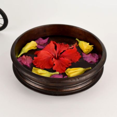 Minimalist Round Brass Handmade Urli for Decoration