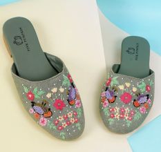 Vibrant Embroidered Mules for Casual Bohemian Style