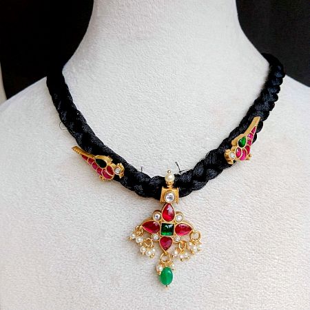 Handmade Graceful Silk Necklace Jewellery Set
