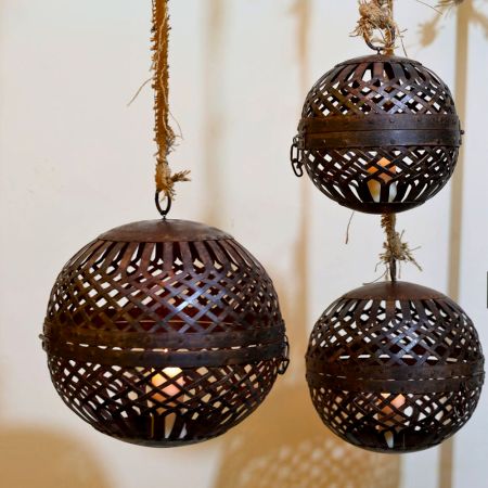 Antique Finish Metal Hanging Ball Lamps Candle Holders Set Of 3