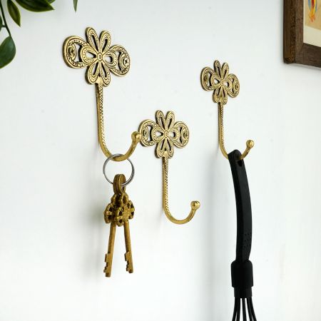 3 Pieces Single Brass Flower Wall Mounted Hook In Antique Finish
