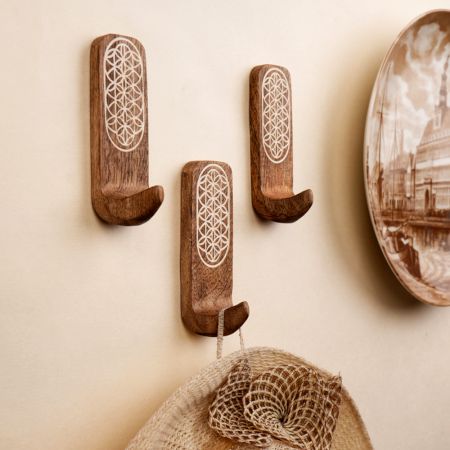 3 Pieces Wooden Decorative Adhesive Wall Key And Towel Holder