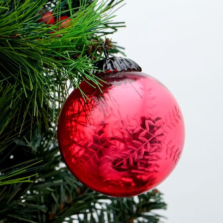 Red Round Leaf Cut Christmas Hanging Online