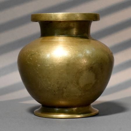 Handcrafted Brass Smooth Vintage Finish Traditional Kalash