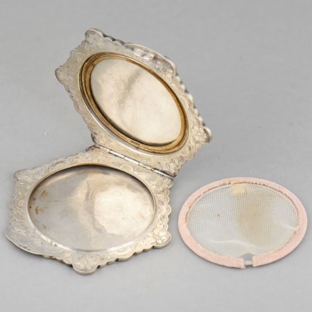 Vintage Handcrafted 900 Silver Makeup Compact Case