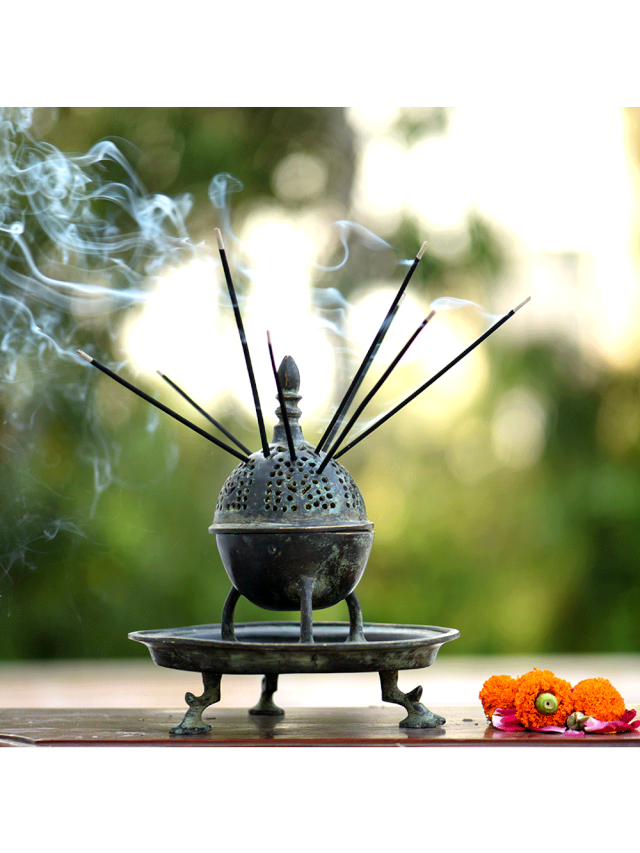 Incense Stick Holder: A Fragrance That Anchors Stillness